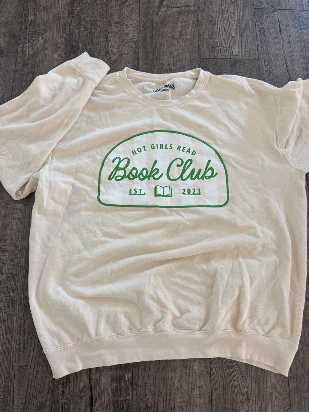 Book Club Graphic Crewneck in Cream with Green Print